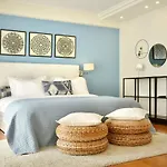 Aqua Villa
