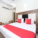 Oyo 13373 Hotel Royal Star