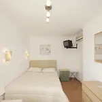 Karboni Hotel