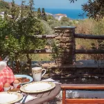 Mainades Maisonettes & Studios