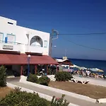 Annoula Studio & Apartments