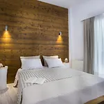 Manolia Apartments