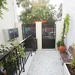 Live In Athens, Thiseio Historic House