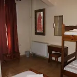 Fivos Hotel - Hostel