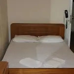 Fivos Hotel - Hostel