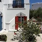 Chrysopelia Studios And Apartments