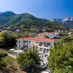 Elegia Apartments