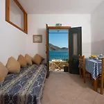 Hermes Apartment