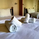 Wood 'N White, Nilie Hospitality Mgmt
