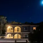 Avali Luxury Houses