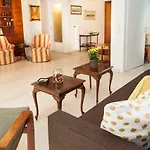 Beautiful & Renovated Central Apartment In Kolonaki
