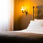 Ch Adrianou Suites