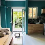 Happy Minimal Apartment