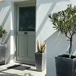 Odysseas Rooms & Studios