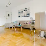 Bright 2 Bedrooms Apt. In The Heart Of Athens W Stunning Views To Acropolis
