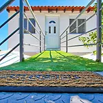 Glastres Beach Apartment