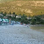 Ilianthos Apartments & Studios