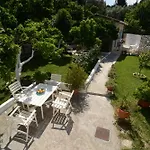 Tsonas Apartments
