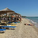 Studio 7 Spacious Studio Apartment In Paralia Featuring A Balcony And
