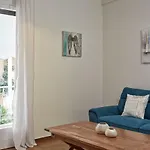 Cozy And Bright 2Bd Apartment In Kolonaki