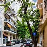 Cozy Apartment In Petralona.