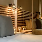 Fos Downtown Suites