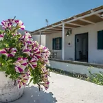 Mandrakia Bliss House