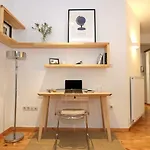 Lena'S Central Relaxed Eco Apartment