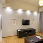 Apartment At Koukaki, 150M From The Metro By Yha