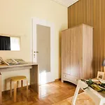 Private Central View rooms in apartment near to Acropolis Metro Station