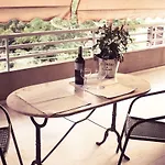 City Break Nearby Metro And Bus Express Airport