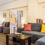 Exceptionally Located Apartment In Plaka For 6 Ppl