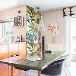 Designer'S Apartment Close To City Center