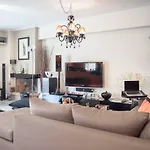 Designer'S Apartment Close To City Center