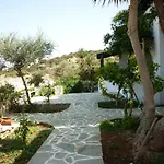 Manolis Farm Guest House