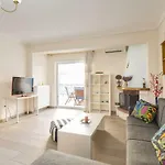 Big Modern Center Apartment, Balcony And Parking