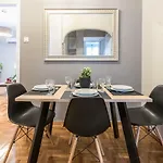 Elegant Living At The Heart Of Athens