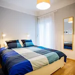 Luxurious & Modern | Walk Everywhere | 5★ Amenities