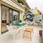 Stylish 3-Bedroom Apartment & Terrace