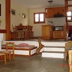 Dina Studio