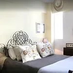 Mets Area, Hip, Tasteful & Ultra Convenient Studio For 2