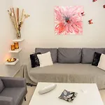 Neighborly Nest - Apartment In The Heart Of Athens