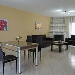 Efi'S Apartment, Next To Kalamitsa Beach