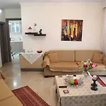 Cozy/Comfortable Flat 50 Sq Flat, 15' From City'S Centre. Great Vfm!