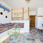 Gorgona Traditional Studio