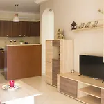 Charming Apartment Near Athens Center And The Sea