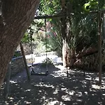 Katina'S Garden Studio