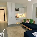 Petraki 10