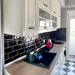 Astor'S Brilliant Home