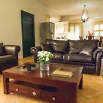 Villa Niriis